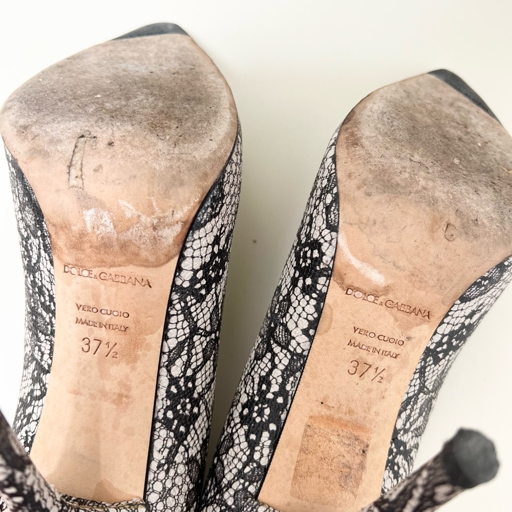 GORGEOUS DOLCE & GABBANA BLACK CHANTILLY LACE PRINTED LEATHER POINTED TOE PUMPS‎ - Picture 9 of 12
